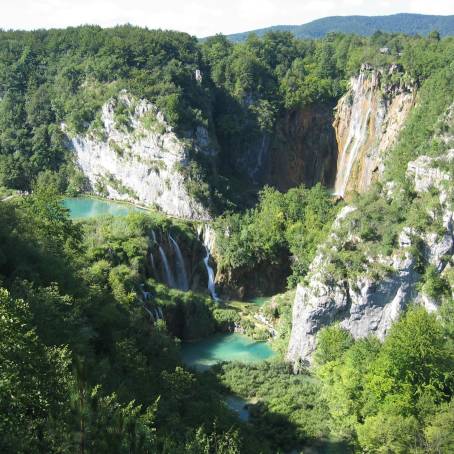 Captivating Views of Plitvice Lakes Waterfall