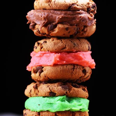 Caramel and Nut Ice Cream Sandwiches with Chocolate Chip Cookies