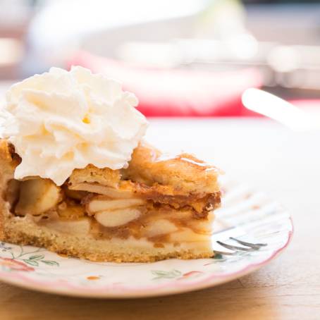 Classic American Apple Pie with Vanilla Ice Cream Scoop