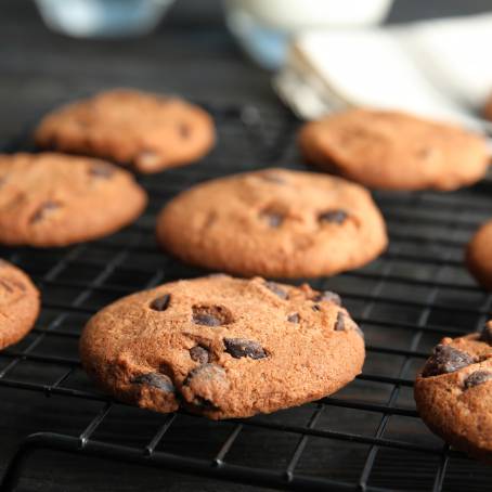 Crispy and Chewy Chocolate Chip Cookies with Salt