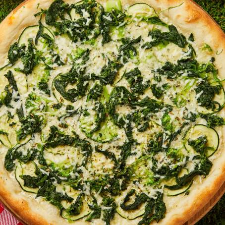 Delicious Cauliflower Pizza with Spinach  Veggies