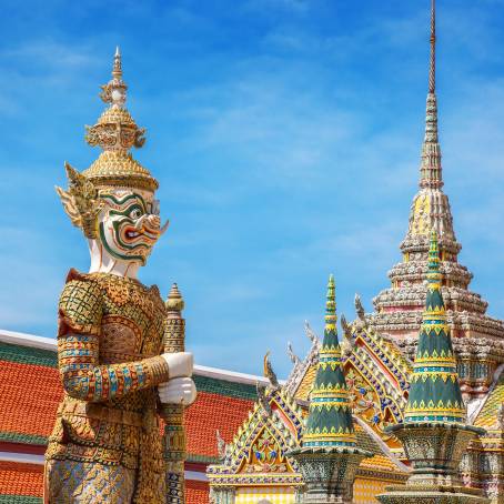 Explore Wat Phra Kaew Bangkoks Sacred Emerald Buddha Temple