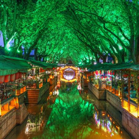 Exploring Tongli Gondola and Canals in the Venice of Asia