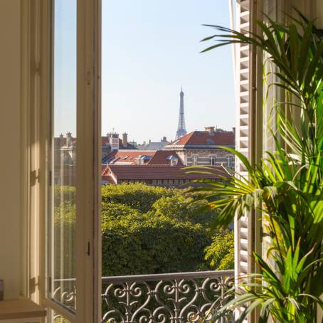 Gorgeous Paris View Eiffel Tower Set Against a Vibrant Skyline