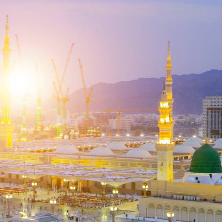 Green Dome and Prophet Tomb Masjid Nabawi in Madinah