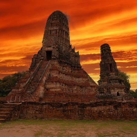 Historic Wat Chaiwatthanaram Temple, Ayuthaya Thailand