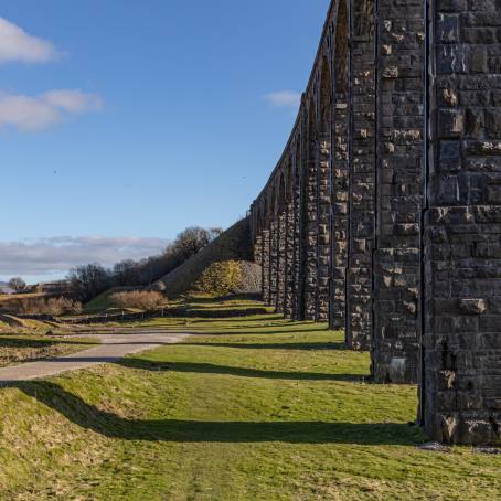 Iconic Ribblehead Viaduct in Yorkshires Stunning Countryside