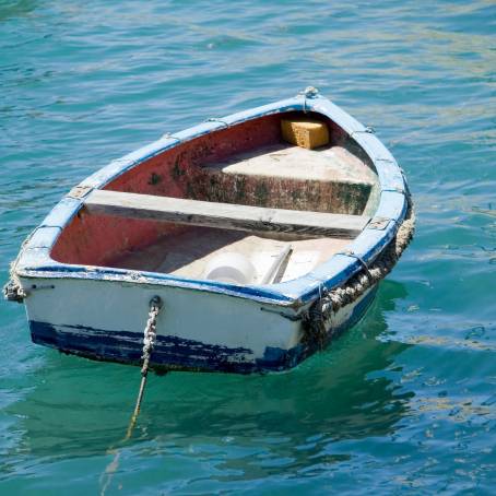 Luxury Motorboat Cruising Effortlessly on Calm Seas