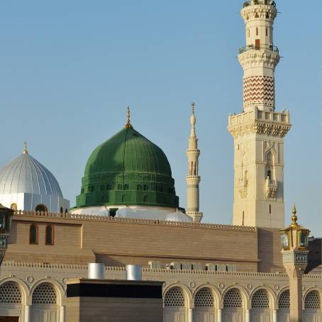 Masjid Nabawi Green Dome and Prophet Tomb in Madinah