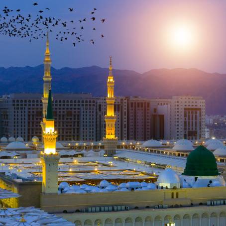 Masjid Nabawi Green Dome and Prophet Tomb in Medina