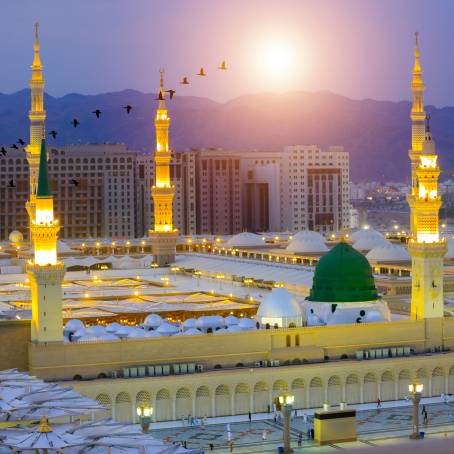 Masjid Nabawi Prophet Muhammad Tomb with Green Dome