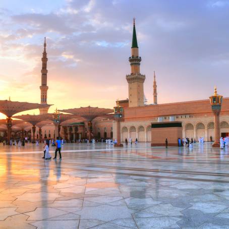 Nabawi Mosque Prophet Muhammad Tomb and Green Dome