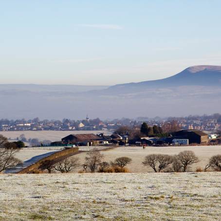 Pendle Hill Adventure Discovering Lancashire Rolling Hills and Scenic Views