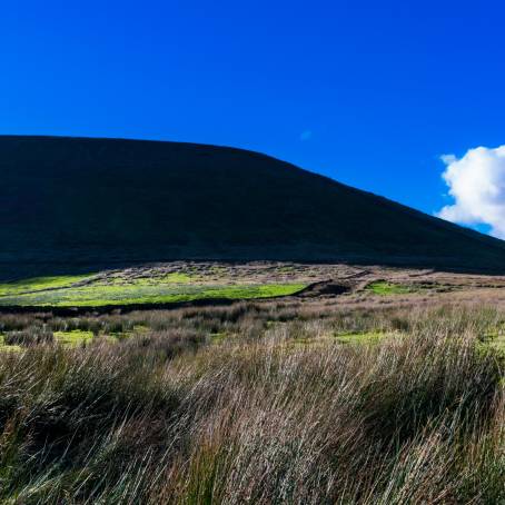 Pendle Hill Scenic Views A Panoramic Look at Lancashire Natural Beauty