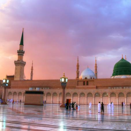 Prophet Muhammad Tomb and Green Dome in Nabawi Mosque