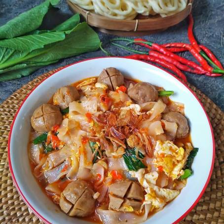 Seblak West Javanese Rice Cracker and Meatball Soup  Ideal for Recipe Articles and Cooking