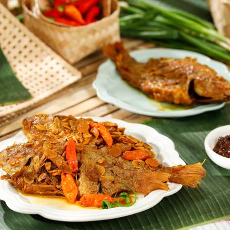 Seblak West Javanese Spicy Crackers with Meatballs and Vegetables  Perfect for Cooking Articles