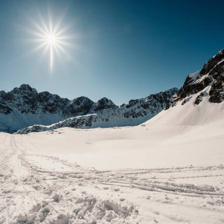 Snowy Alpine Sunset Frosty Peaks and Winter Landscape